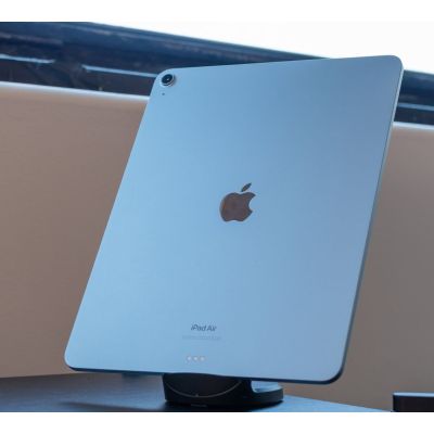 Apple 13-inch iPad Air Wi-Fi