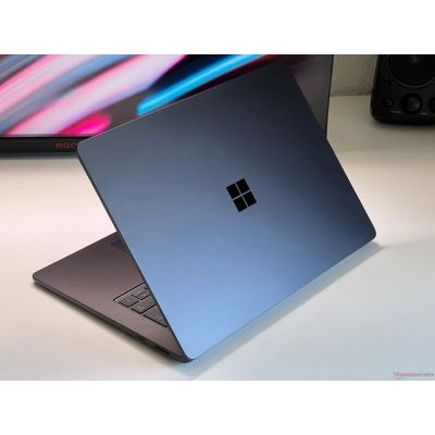 Surface Laptop 15\" 7th génération"